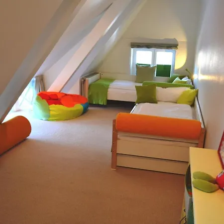 Ferienhaushaelfte Am Museum Apartment Alkersum